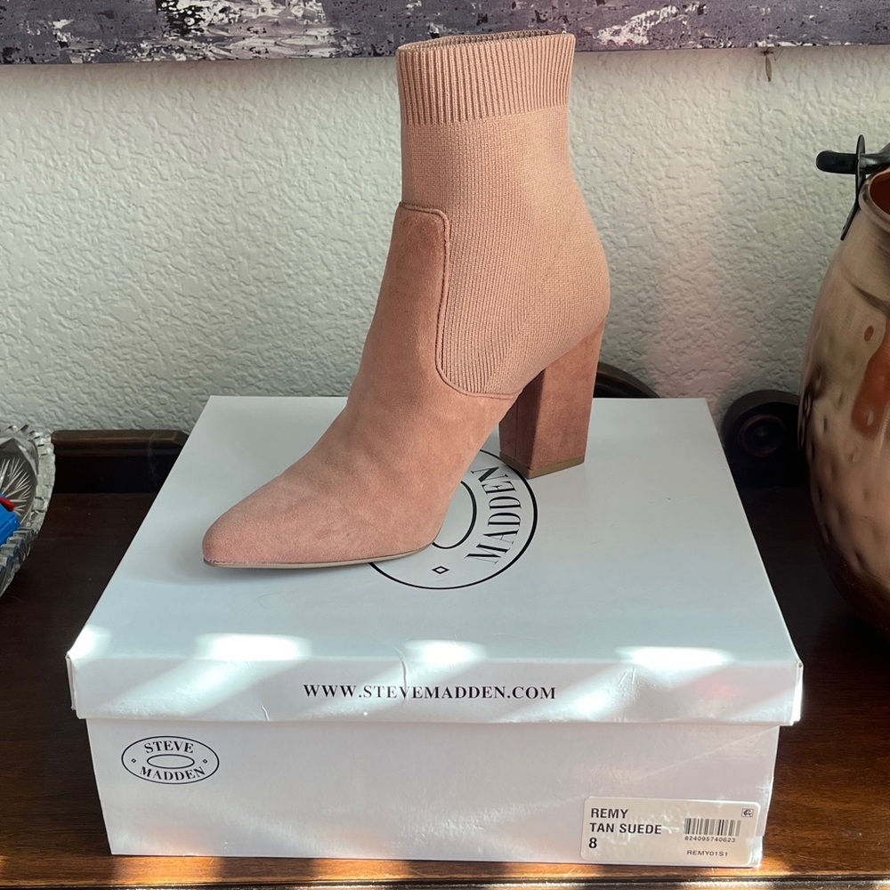 Steve Madden Beige Heeled Ankle Boots Remy Tan suede size 8 - never worn